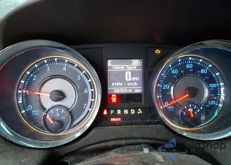 2014 Chrysler Town & Country Touring z USA, uszkodzony, nr VIN 2C4RC1BG7ER165281